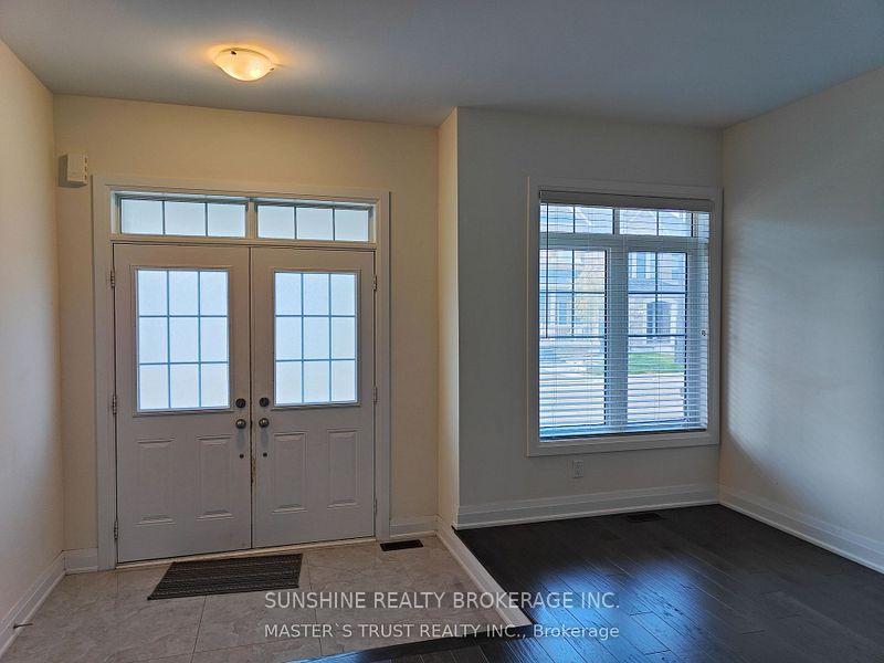 Photo 2 of 6 Bellefond Street, Vaughan, Kleinburg — HOMEH