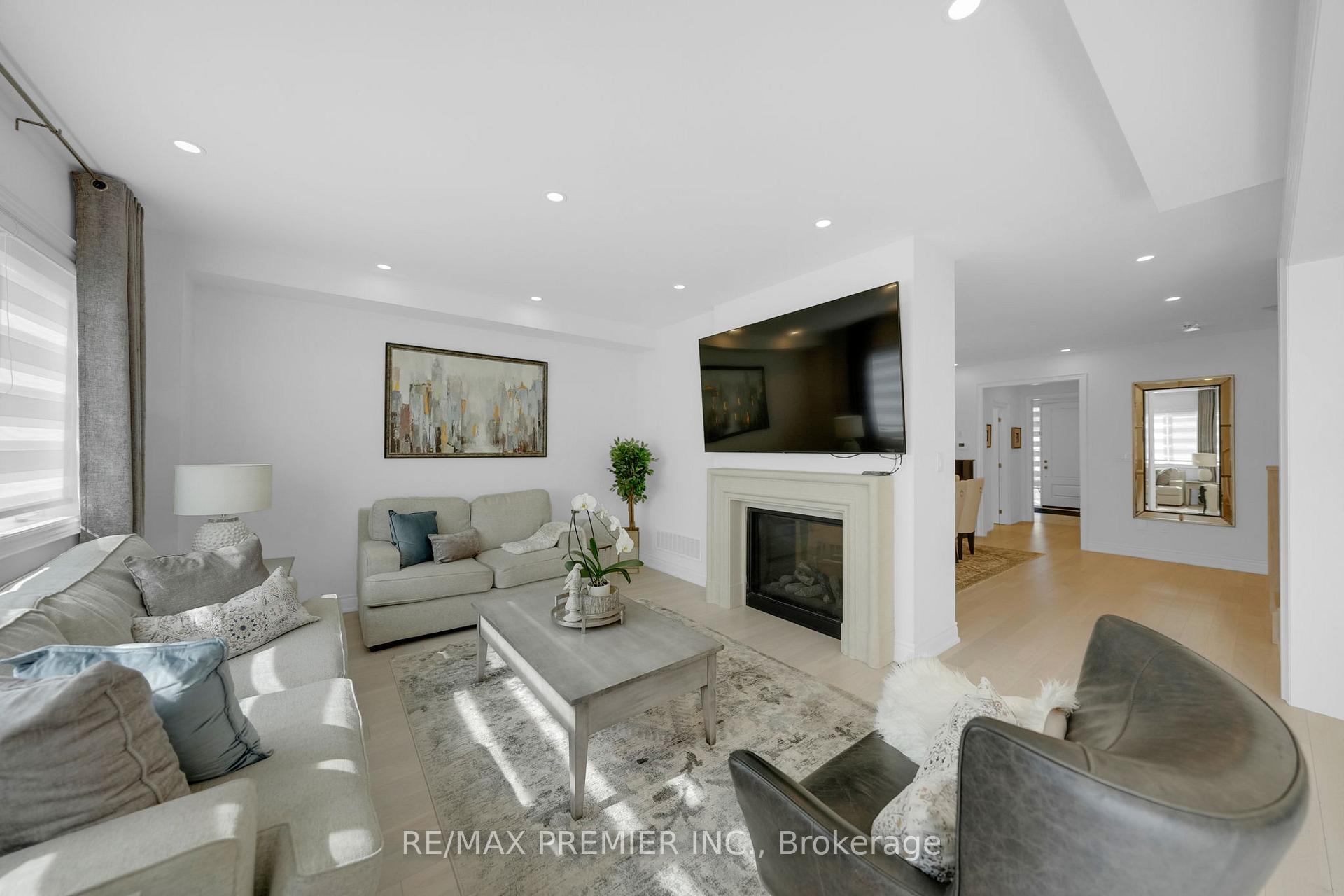 Photo 10 of 143 Cannes Avenue, Vaughan, Vellore Village — HOMEH