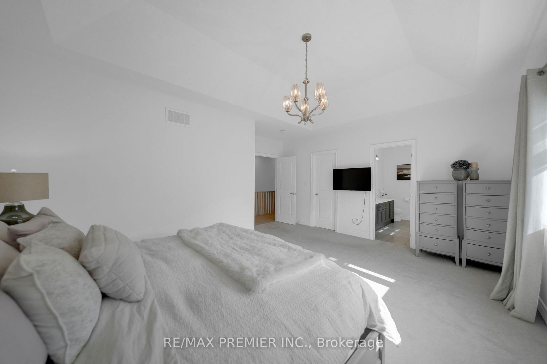 Photo 30 of 143 Cannes Avenue, Vaughan, Vellore Village — HOMEH