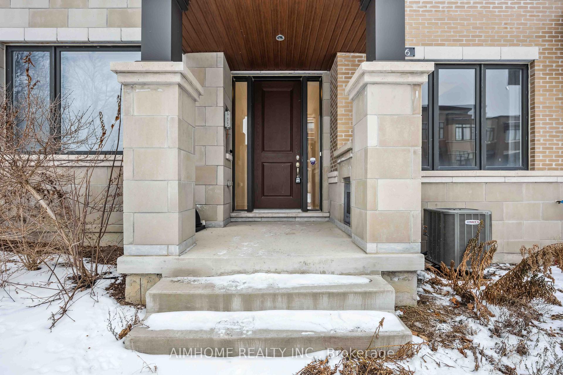 Photo 2 of 46 Carrville Woods Circle, Vaughan, Patterson — HOMEH
