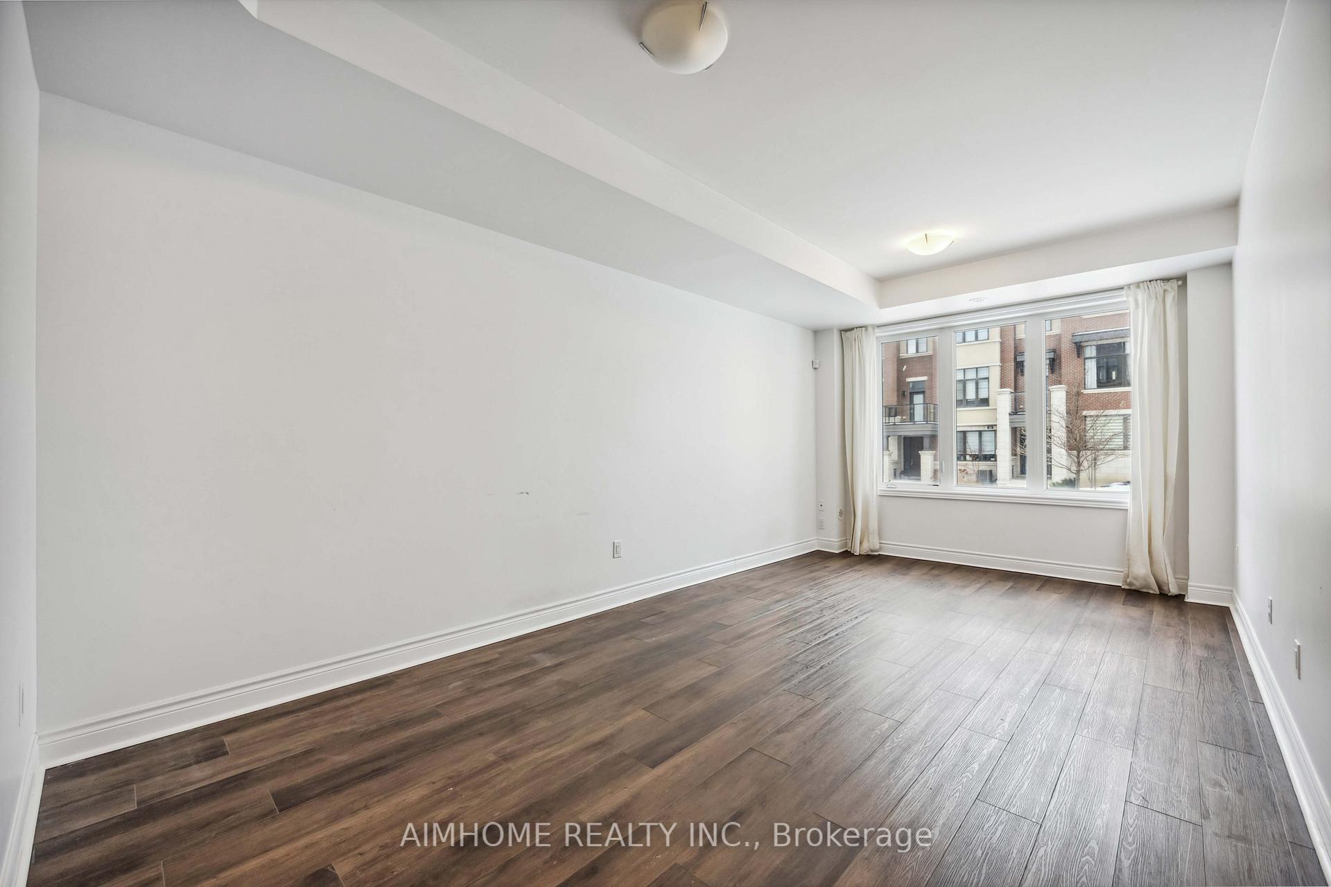 Photo 4 of 46 Carrville Woods Circle, Vaughan, Patterson — HOMEH