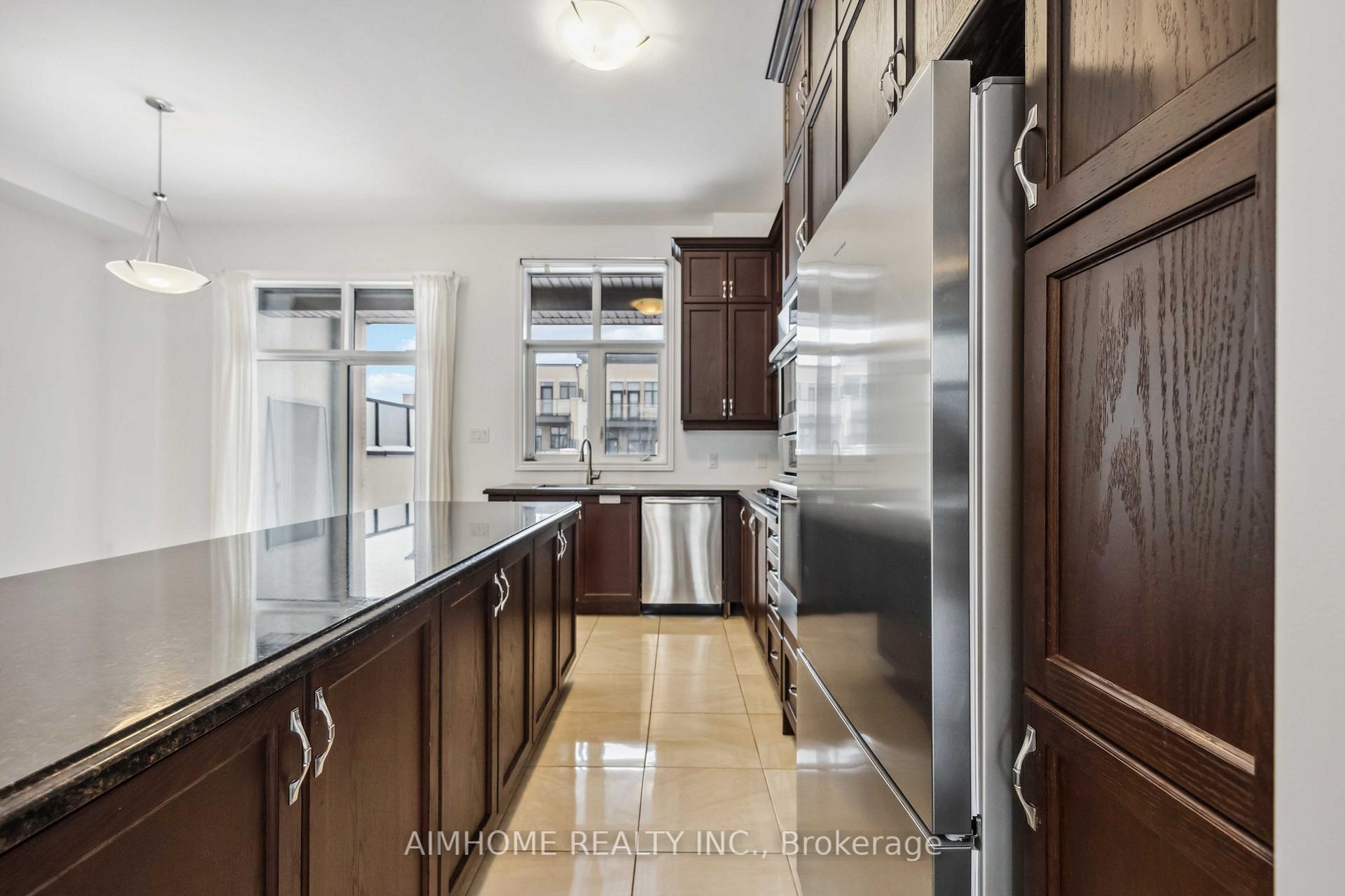 Photo 9 of 46 Carrville Woods Circle, Vaughan, Patterson — HOMEH
