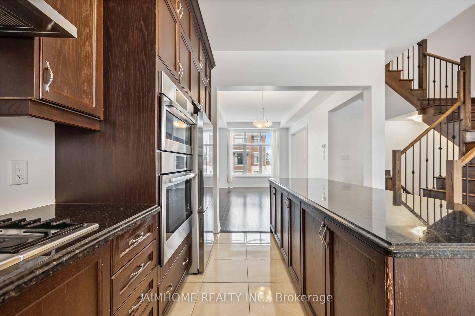 Photo 10 of 46 Carrville Woods Circle, Vaughan, Patterson — HOMEH