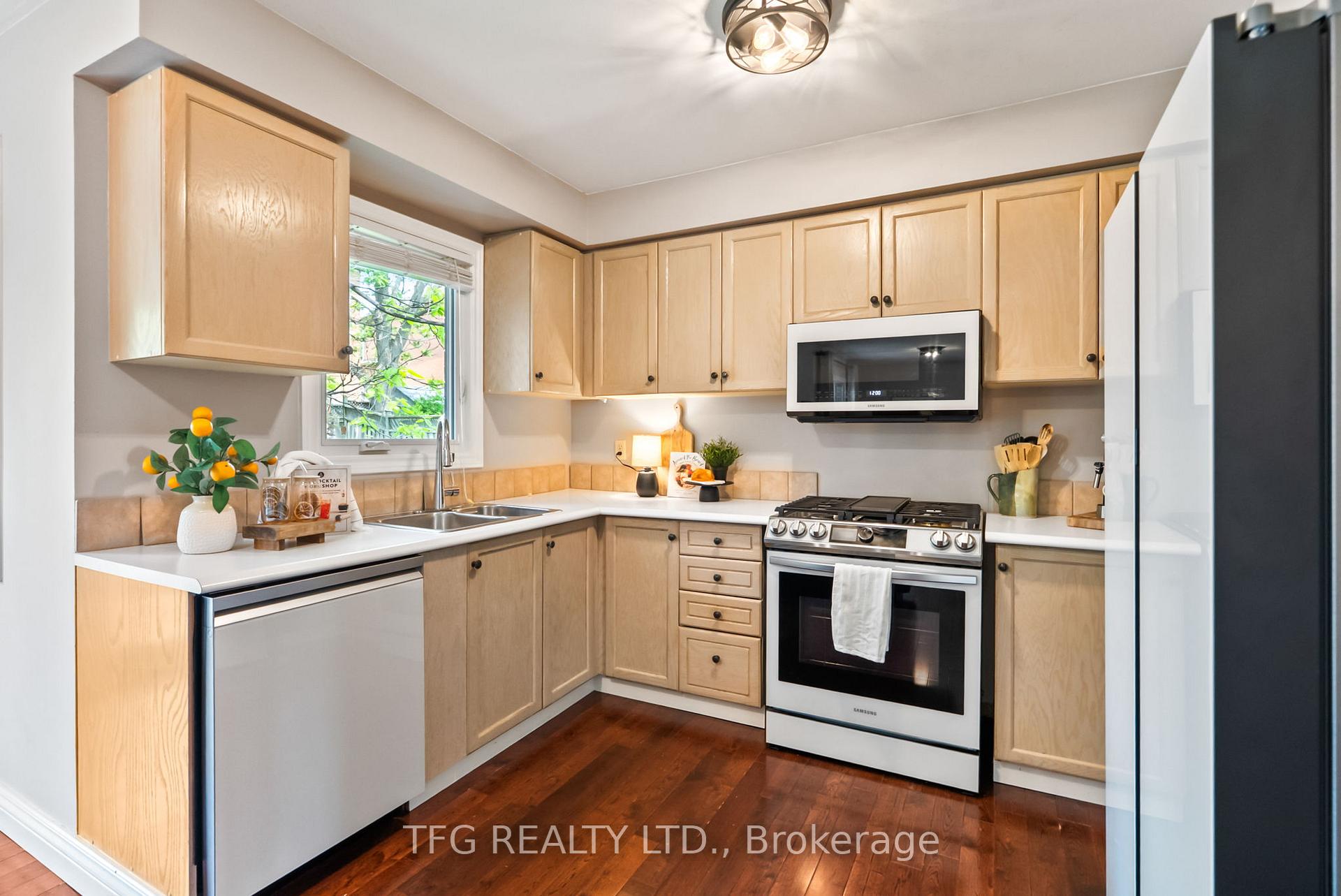 Photo 15 of 14 Lismer Drive, Whitby, Pringle Creek — HOMEH