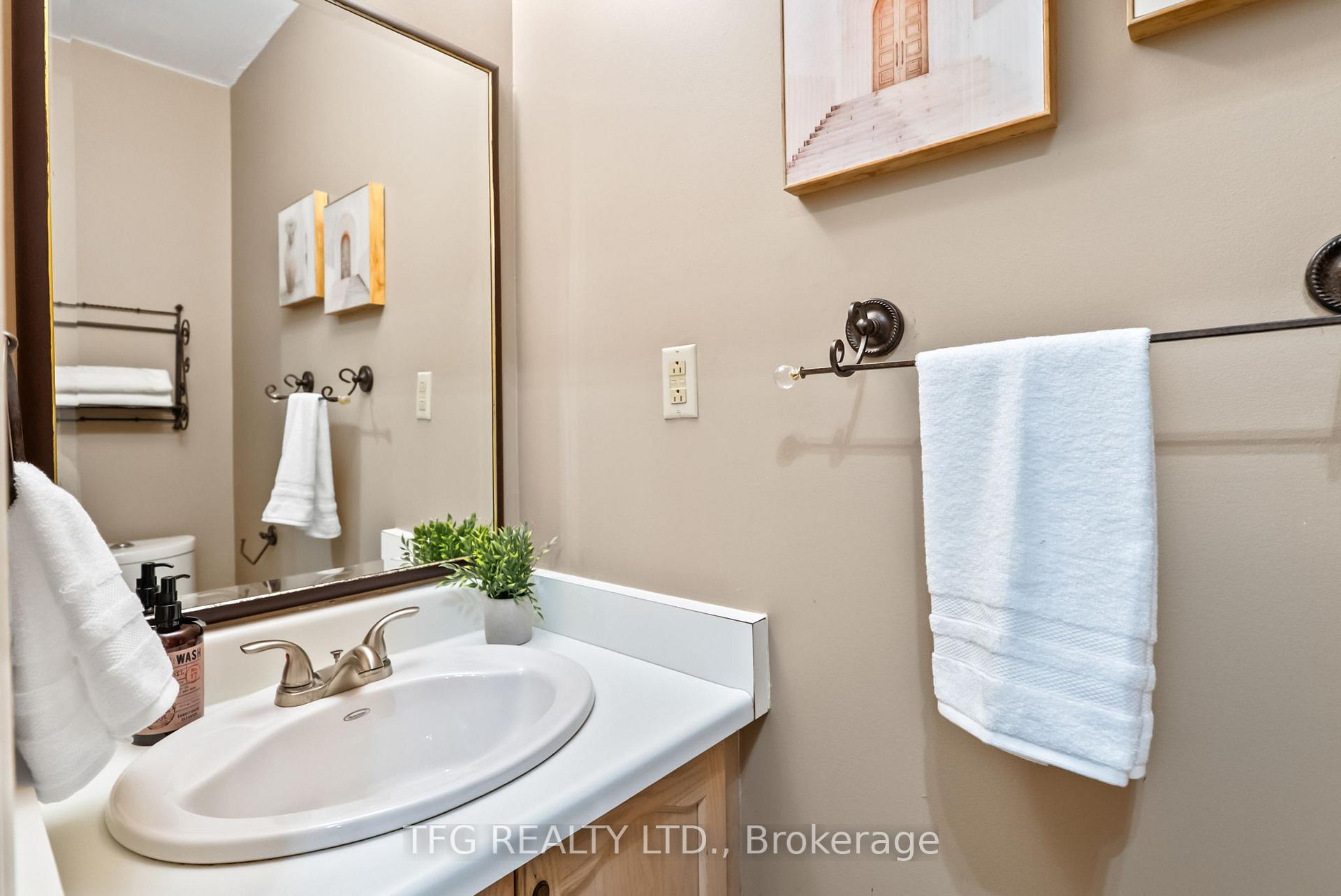 Photo 18 of 14 Lismer Drive, Whitby, Pringle Creek — HOMEH