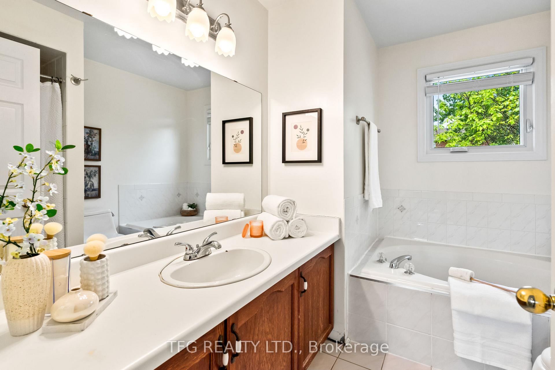 Photo 25 of 14 Lismer Drive, Whitby, Pringle Creek — HOMEH