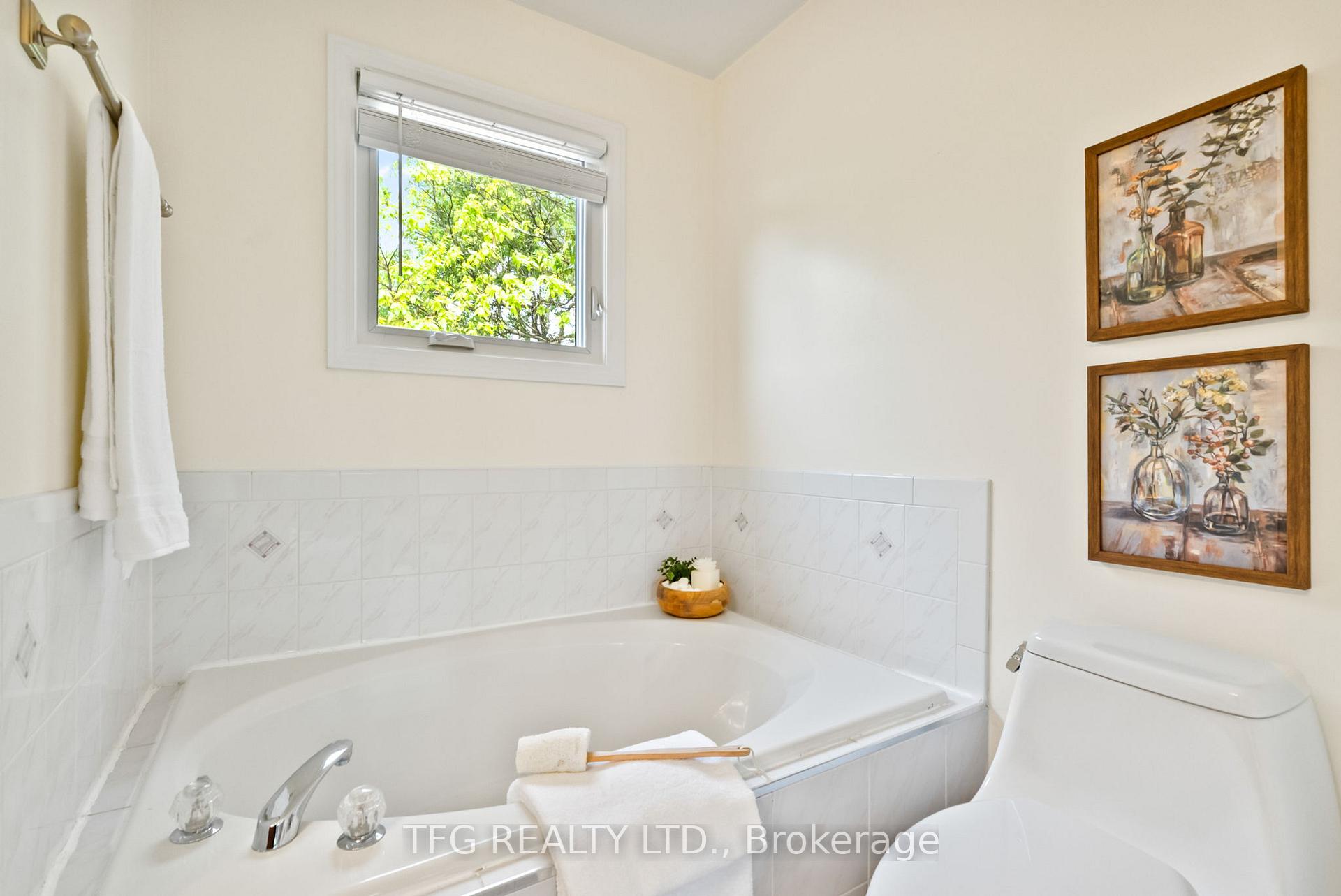 Photo 26 of 14 Lismer Drive, Whitby, Pringle Creek — HOMEH