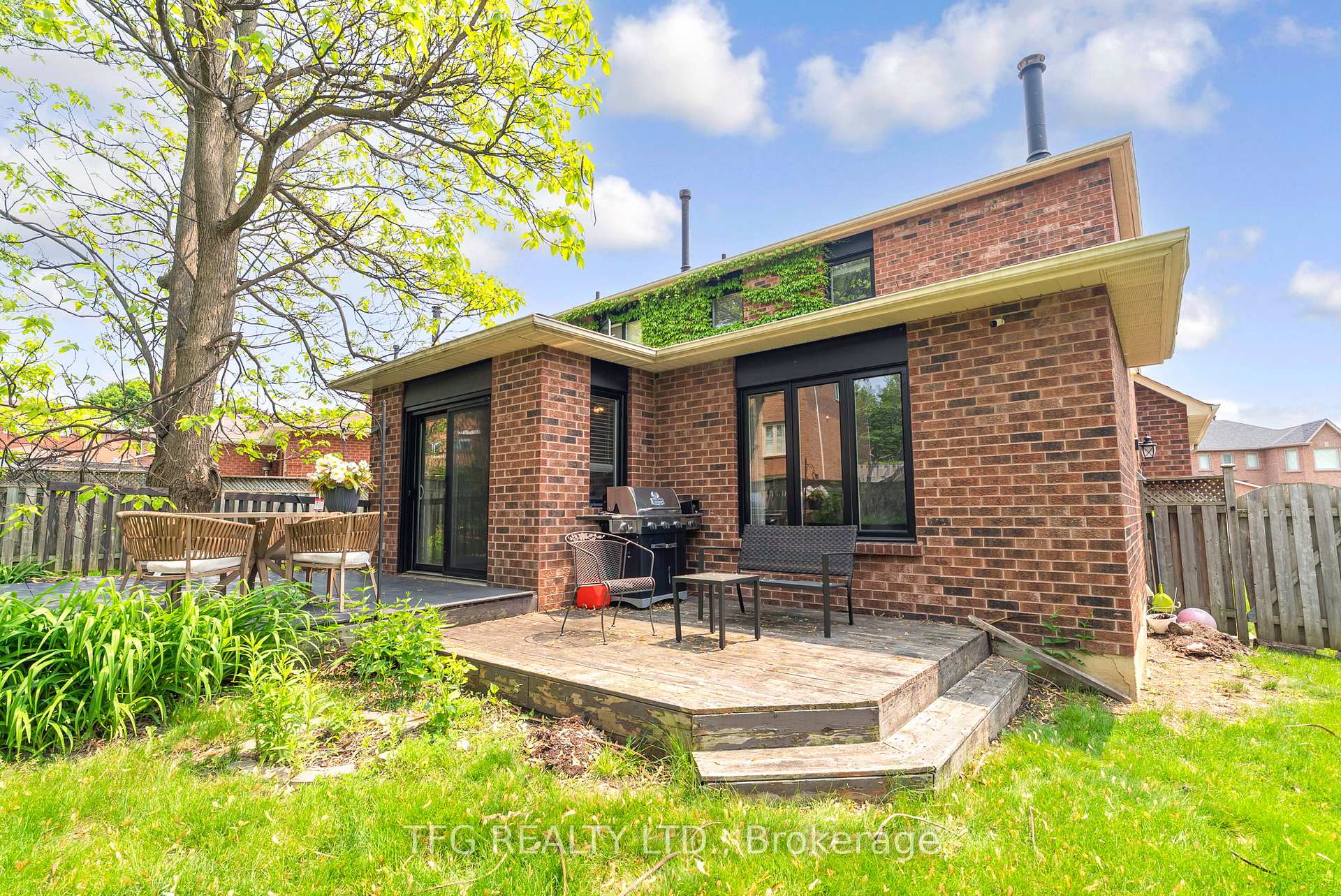 Photo 33 of 14 Lismer Drive, Whitby, Pringle Creek — HOMEH
