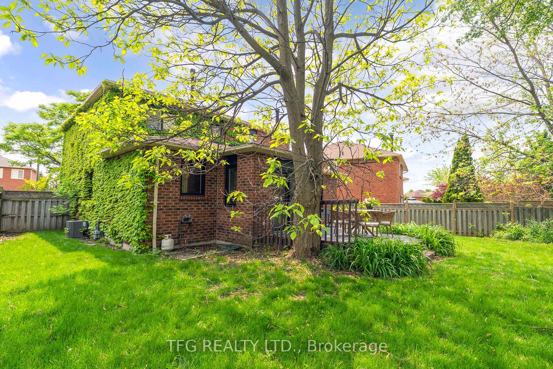 Photo 35 of 14 Lismer Drive, Whitby, Pringle Creek — HOMEH