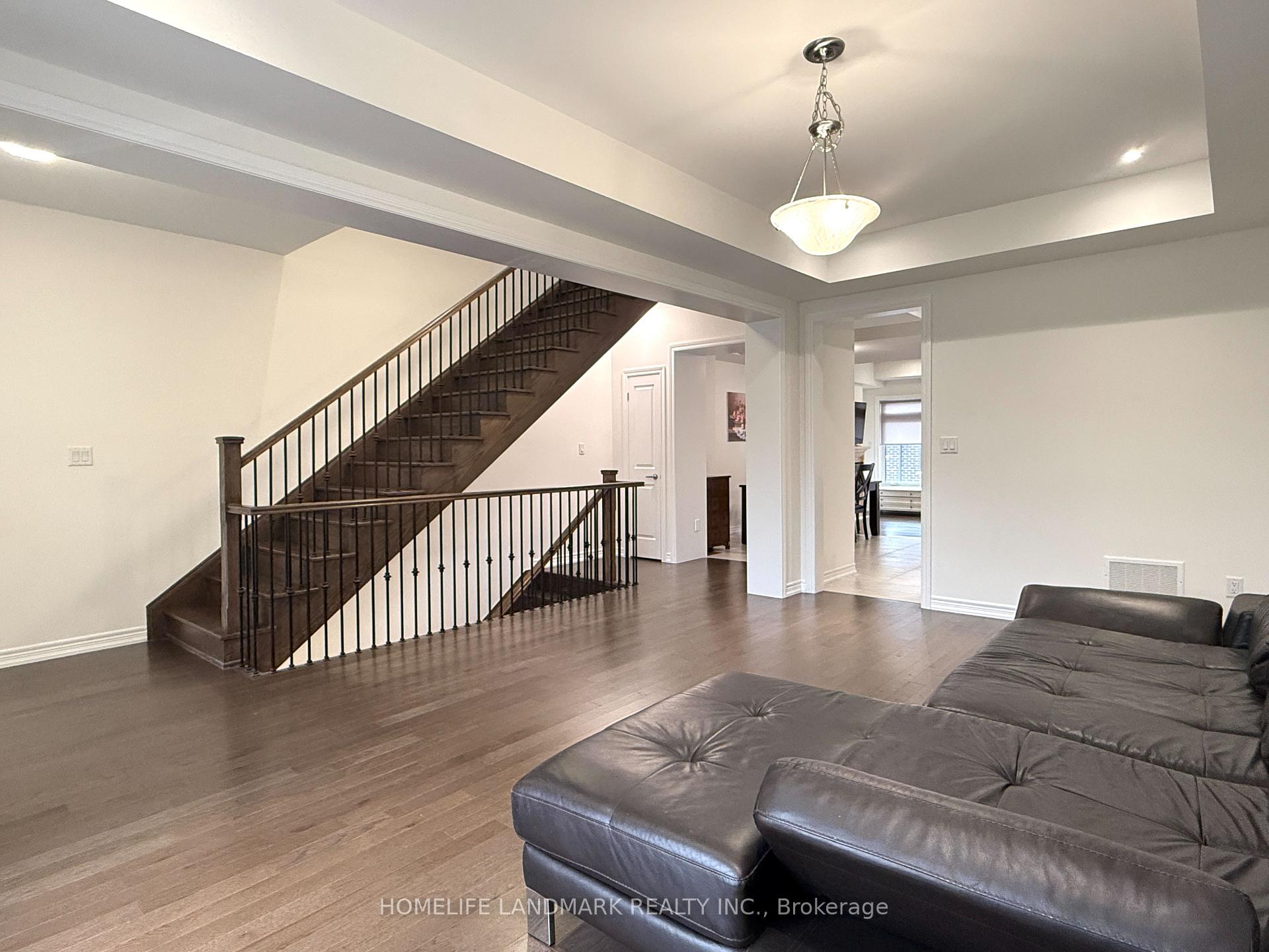 Photo 6 of 46 Bawden Drive, Richmond Hill, Rural Richmond Hill — HOMEH