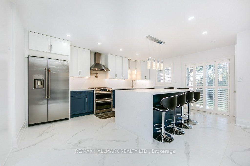Photo 3 of 22 Fran Drive, Vaughan, West Woodbridge — HOMEH