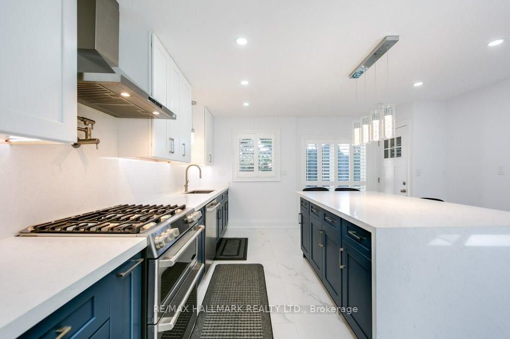 Photo 4 of 22 Fran Drive, Vaughan, West Woodbridge — HOMEH