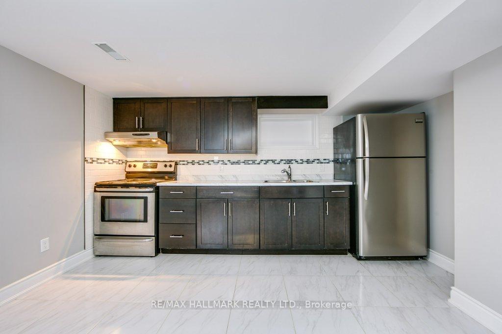 Photo 16 of 22 Fran Drive, Vaughan, West Woodbridge — HOMEH