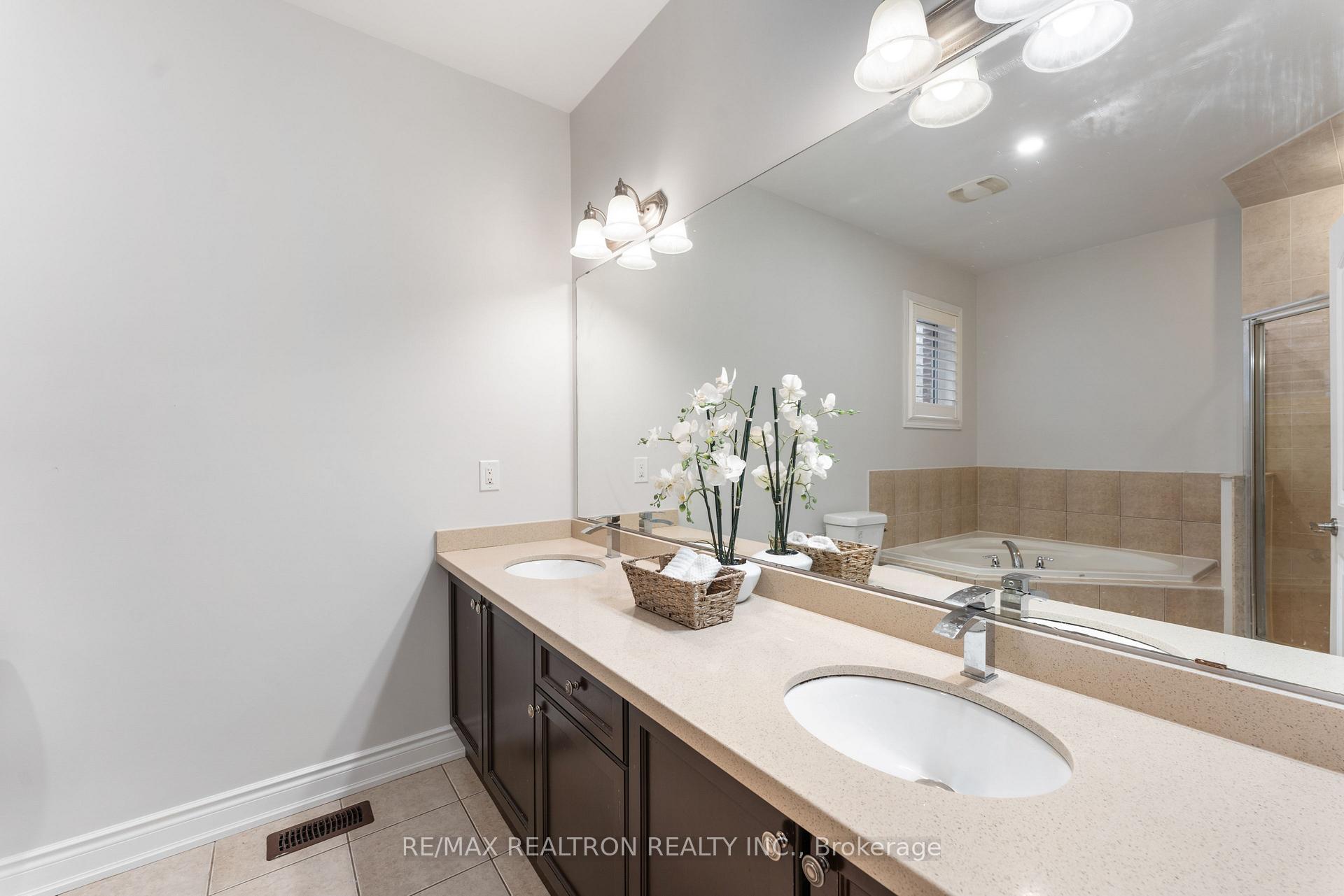 Photo 22 of 41 Pheasant Drive, Richmond Hill, Oak Ridges — HOMEH