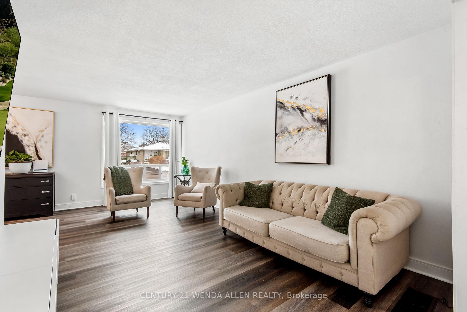Photo 7 of 1350 Tatra Drive, Pickering, Bay Ridges — HOMEH