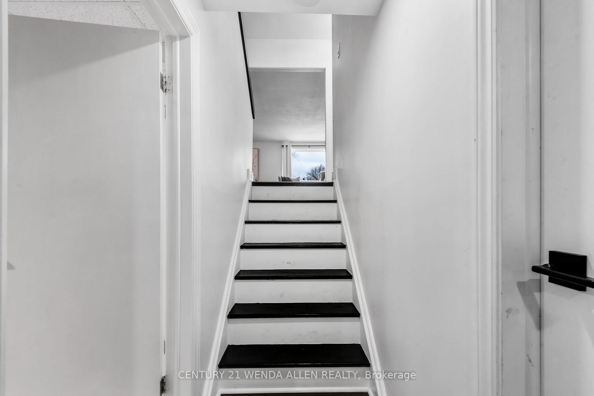 Photo 22 of 1350 Tatra Drive, Pickering, Bay Ridges — HOMEH