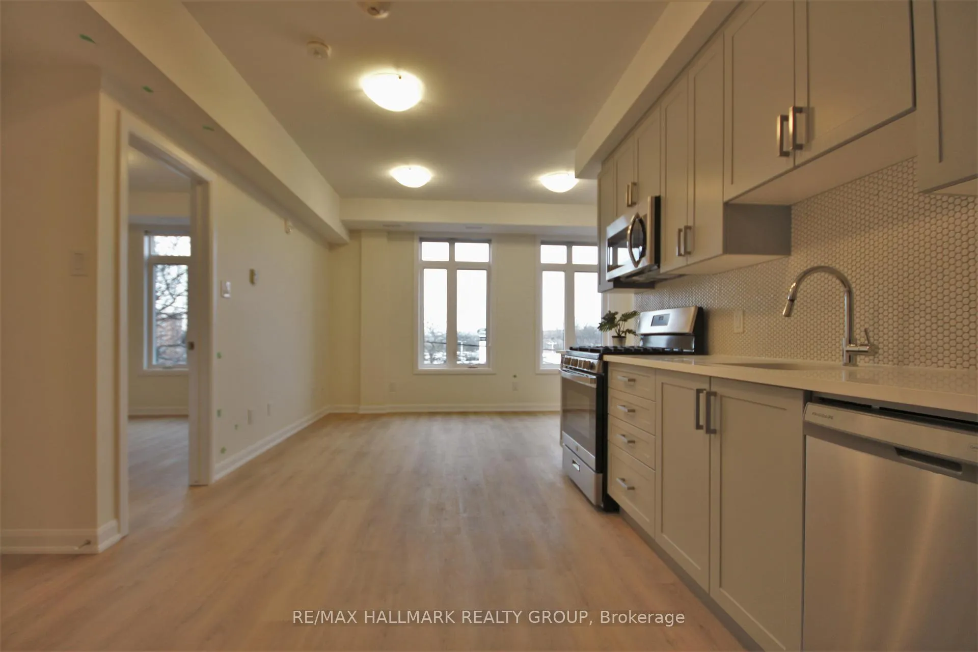 Photo 4 of Unit 202, 351 Croydon Avenue, Ottawa, Lincoln Heights — HOMEH