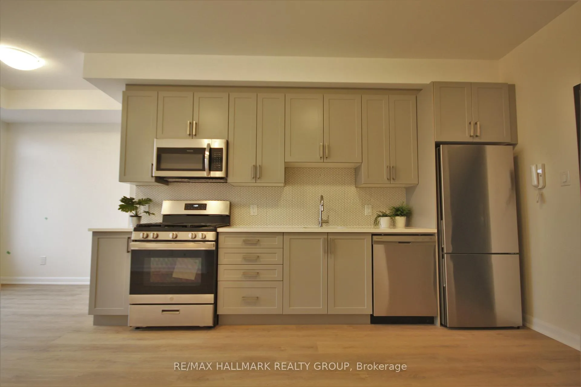 Photo 5 of Unit 202, 351 Croydon Avenue, Ottawa, Lincoln Heights — HOMEH