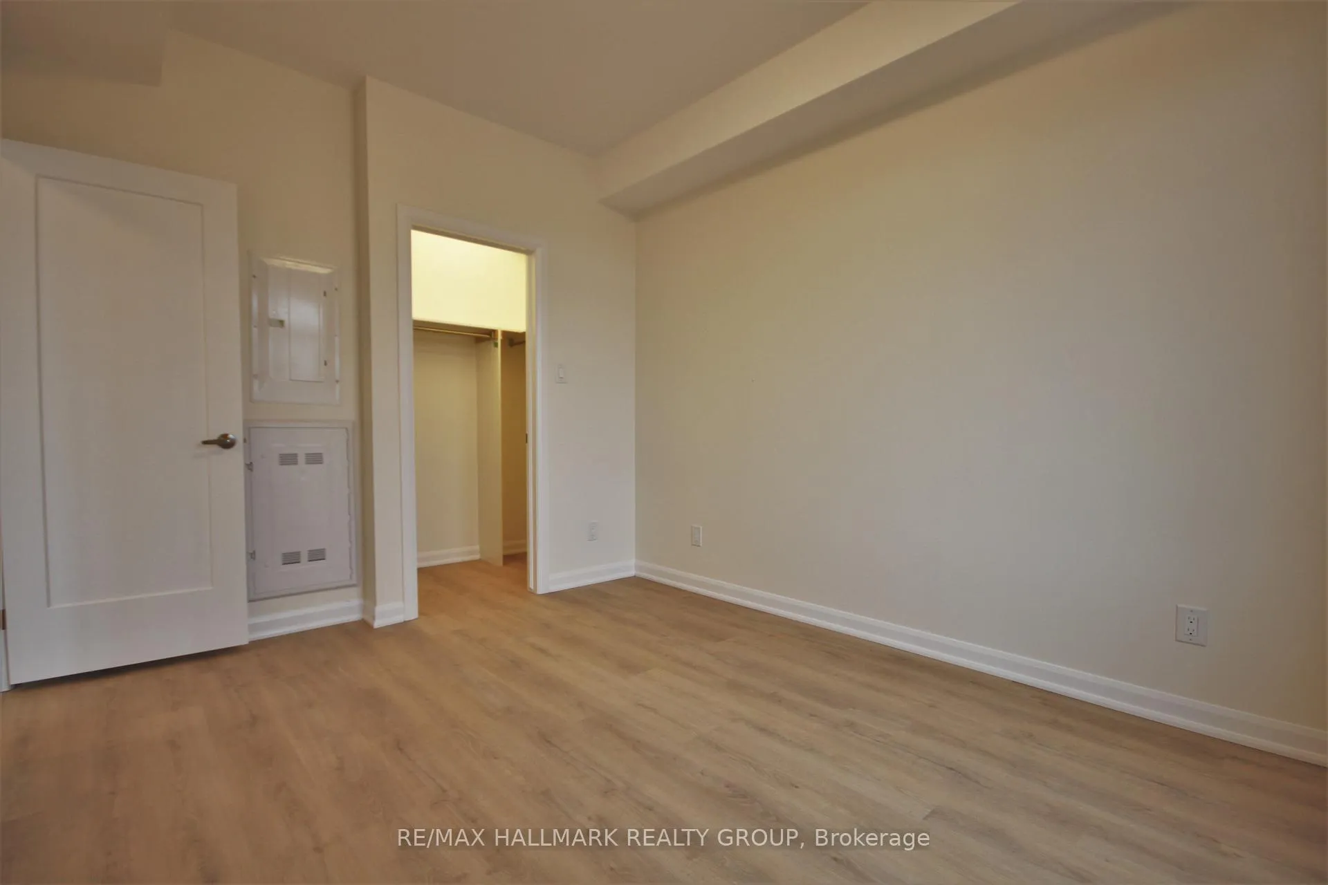 Photo 9 of Unit 202, 351 Croydon Avenue, Ottawa, Lincoln Heights — HOMEH