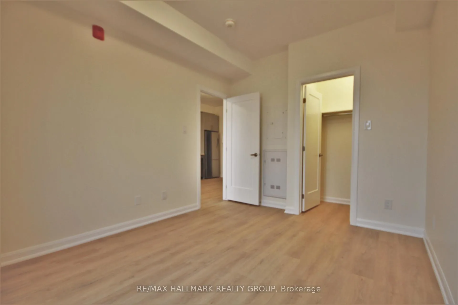 Photo 10 of Unit 202, 351 Croydon Avenue, Ottawa, Lincoln Heights — HOMEH