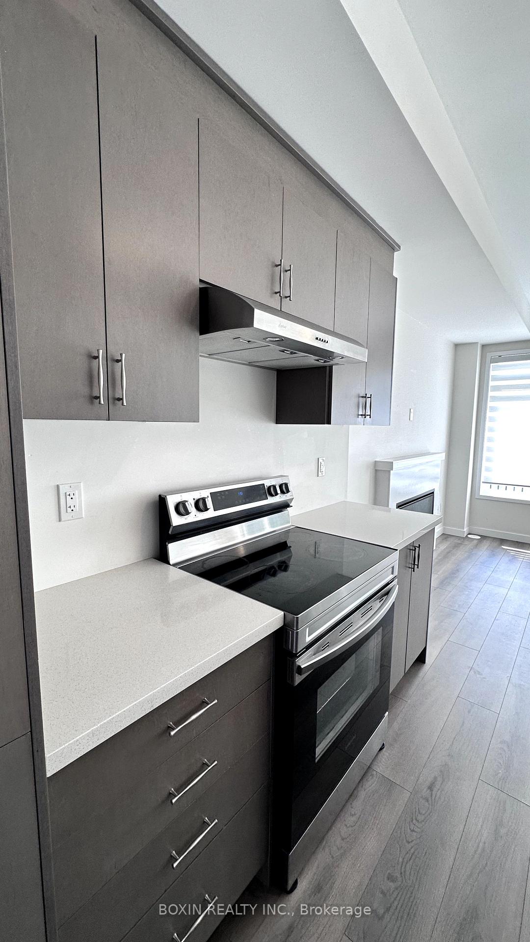 Photo 11 of Unit 34, 30 Seacoasts Circle, Vaughan, Maple — HOMEH