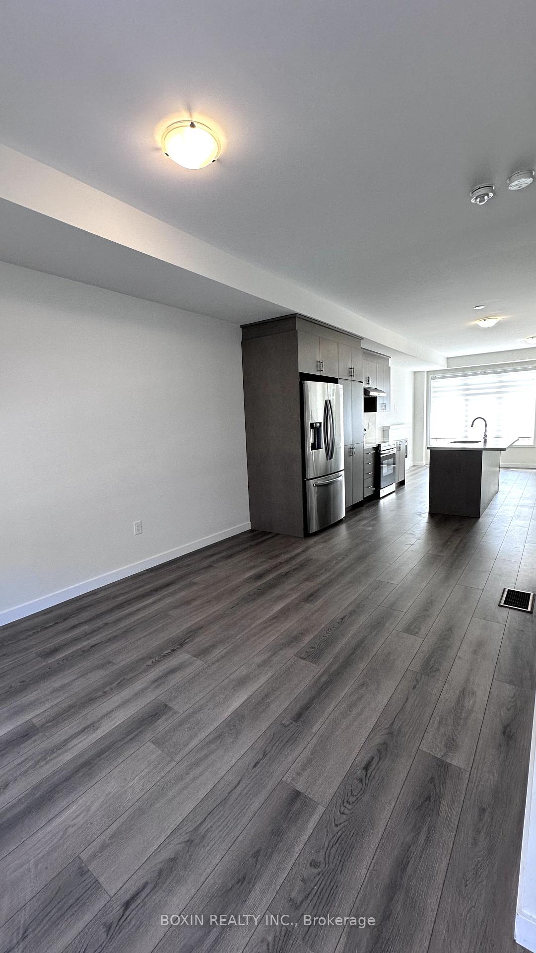 Photo 12 of Unit 34, 30 Seacoasts Circle, Vaughan, Maple — HOMEH