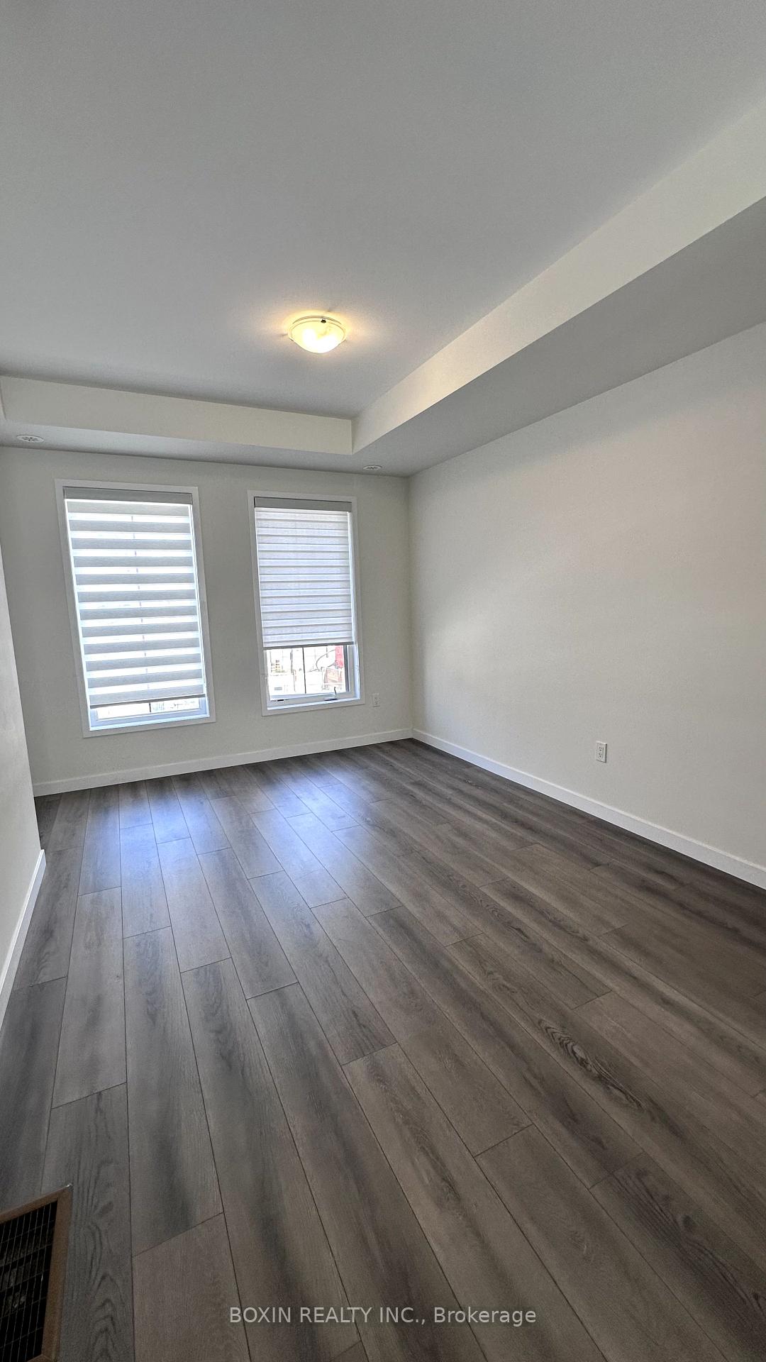Photo 13 of Unit 34, 30 Seacoasts Circle, Vaughan, Maple — HOMEH