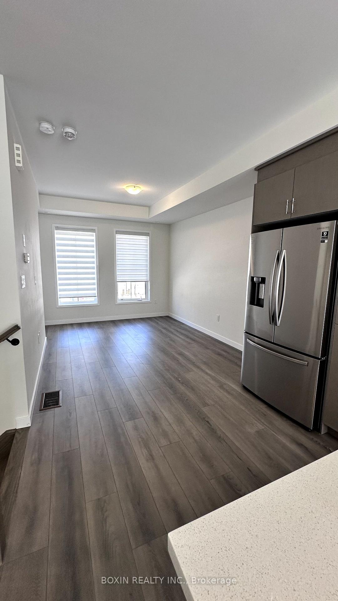 Photo 14 of Unit 34, 30 Seacoasts Circle, Vaughan, Maple — HOMEH
