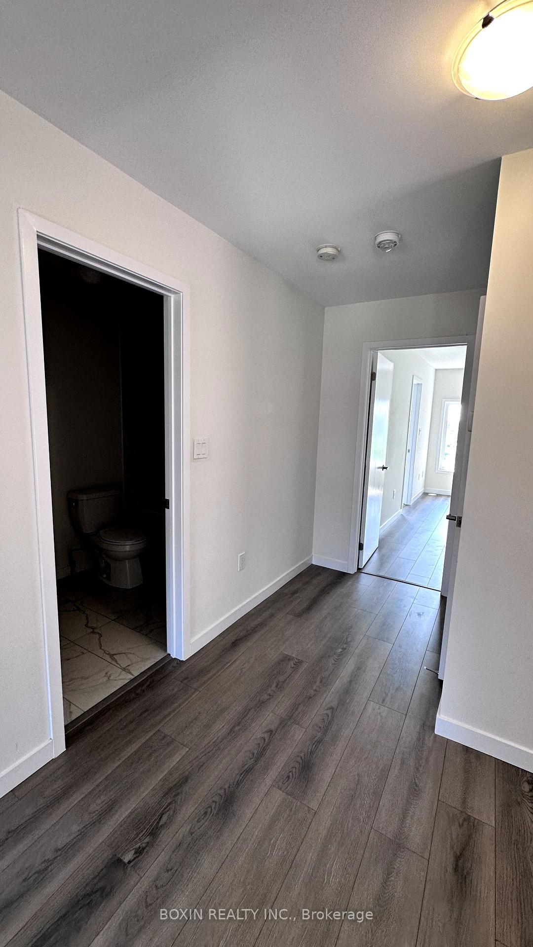Photo 16 of Unit 34, 30 Seacoasts Circle, Vaughan, Maple — HOMEH