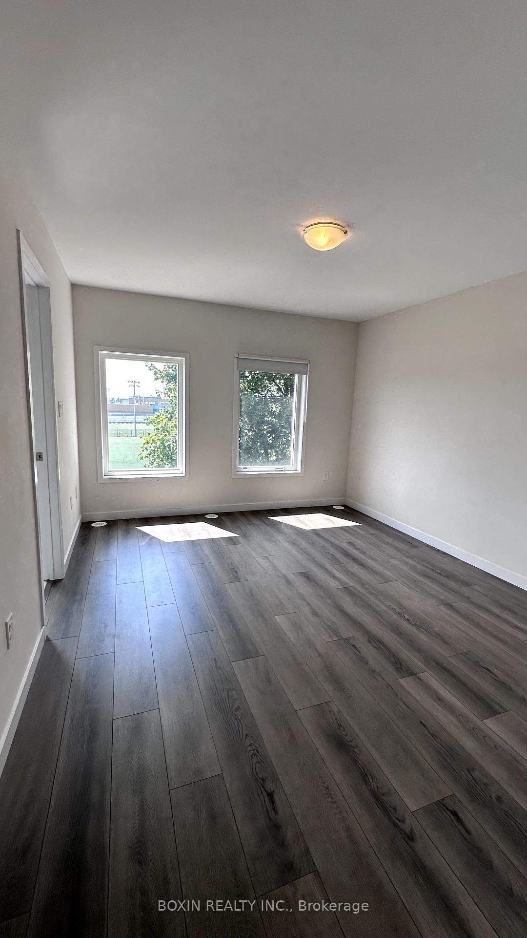 Photo 17 of Unit 34, 30 Seacoasts Circle, Vaughan, Maple — HOMEH