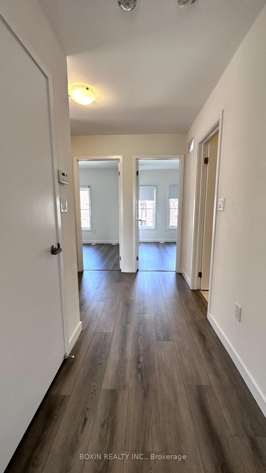 Photo 18 of Unit 34, 30 Seacoasts Circle, Vaughan, Maple — HOMEH