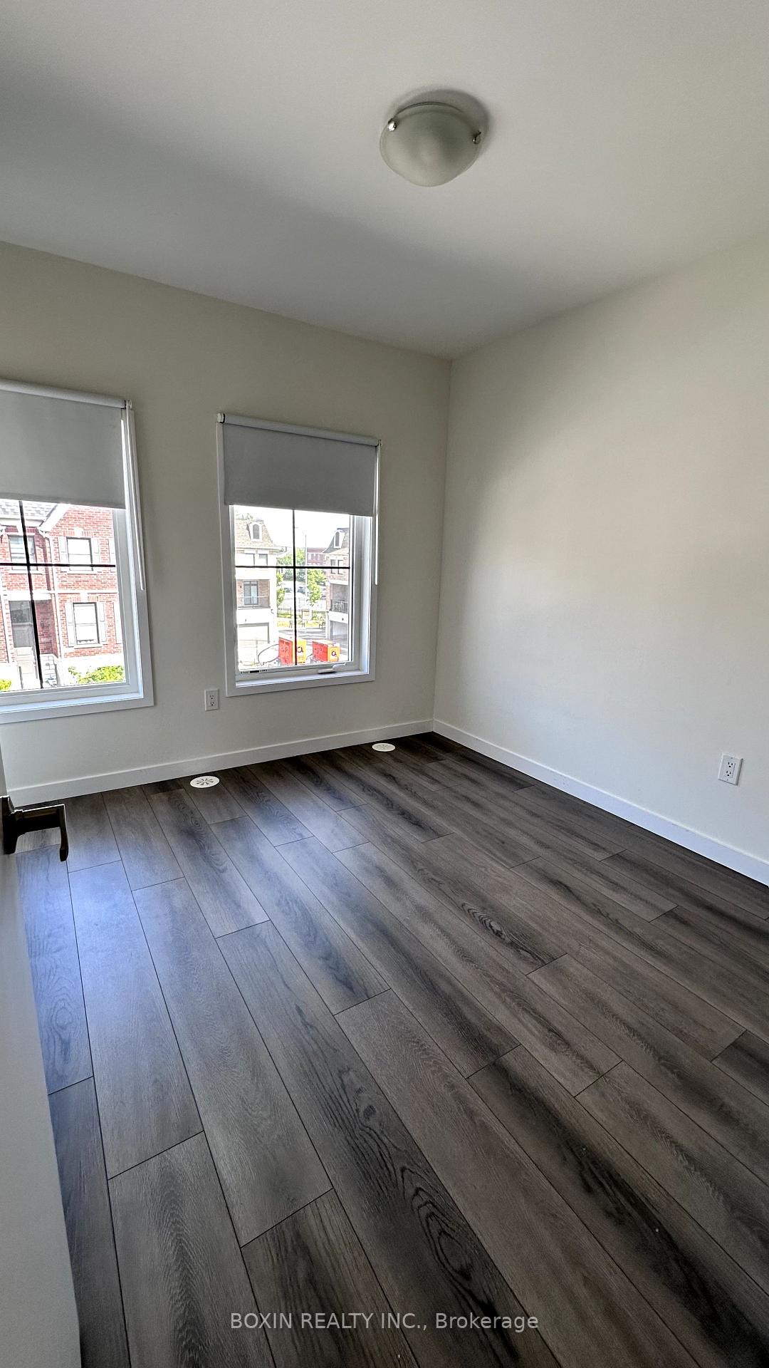 Photo 21 of Unit 34, 30 Seacoasts Circle, Vaughan, Maple — HOMEH