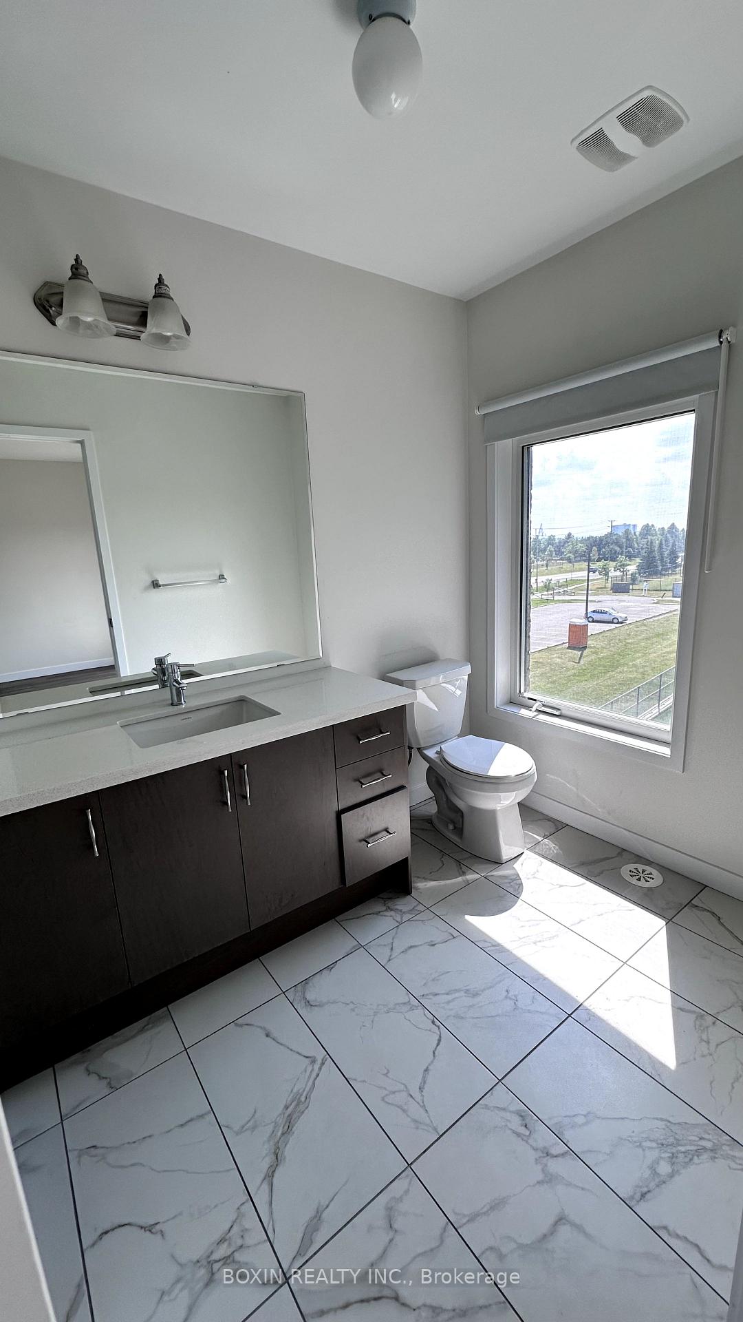 Photo 26 of Unit 34, 30 Seacoasts Circle, Vaughan, Maple — HOMEH