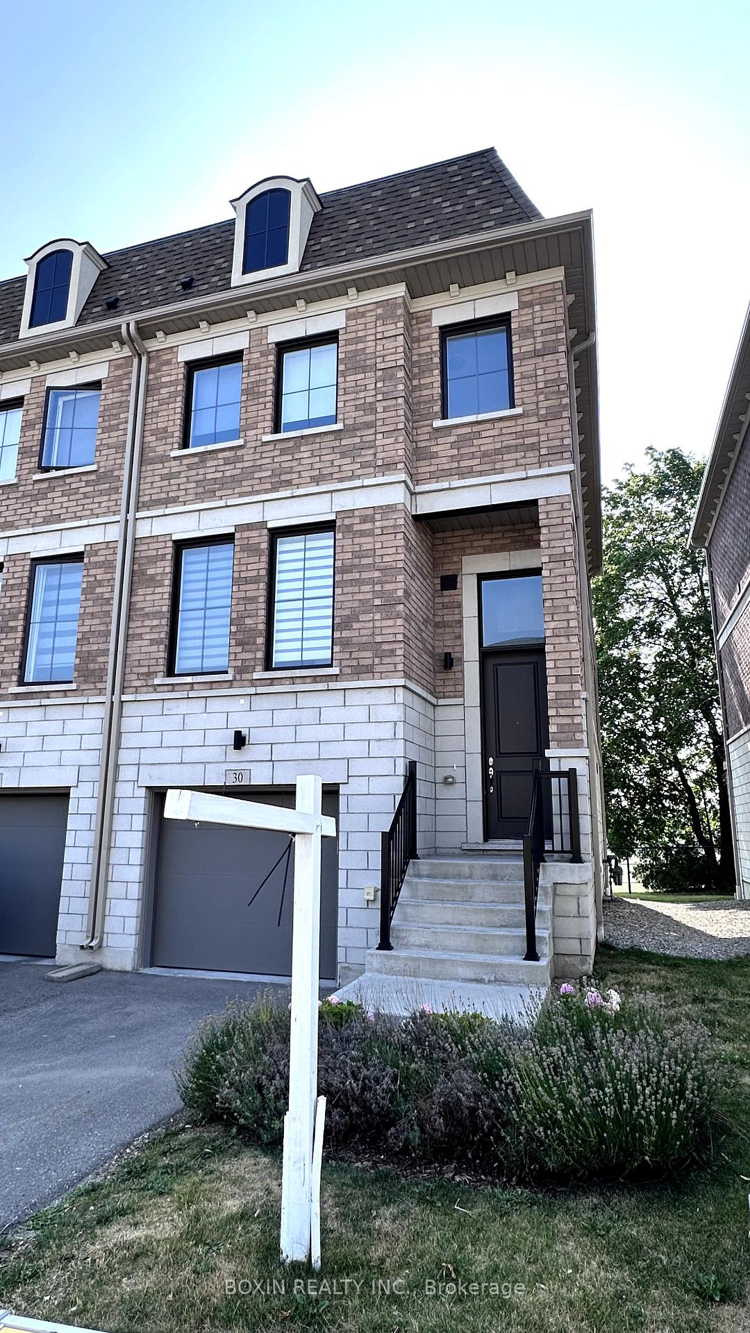 Photo 39 of Unit 34, 30 Seacoasts Circle, Vaughan, Maple — HOMEH