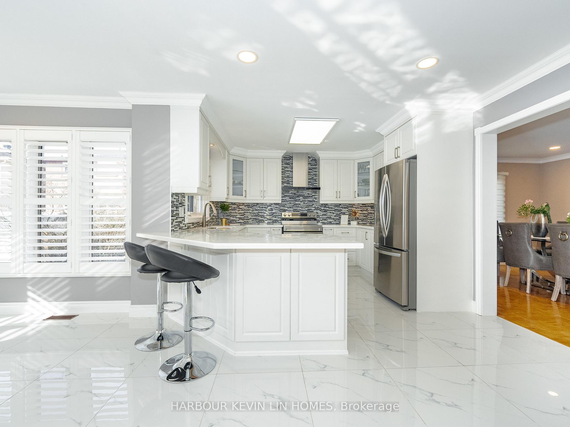 Photo 15 of 131 Spruce Avenue, Richmond Hill, South Richvale — HOMEH