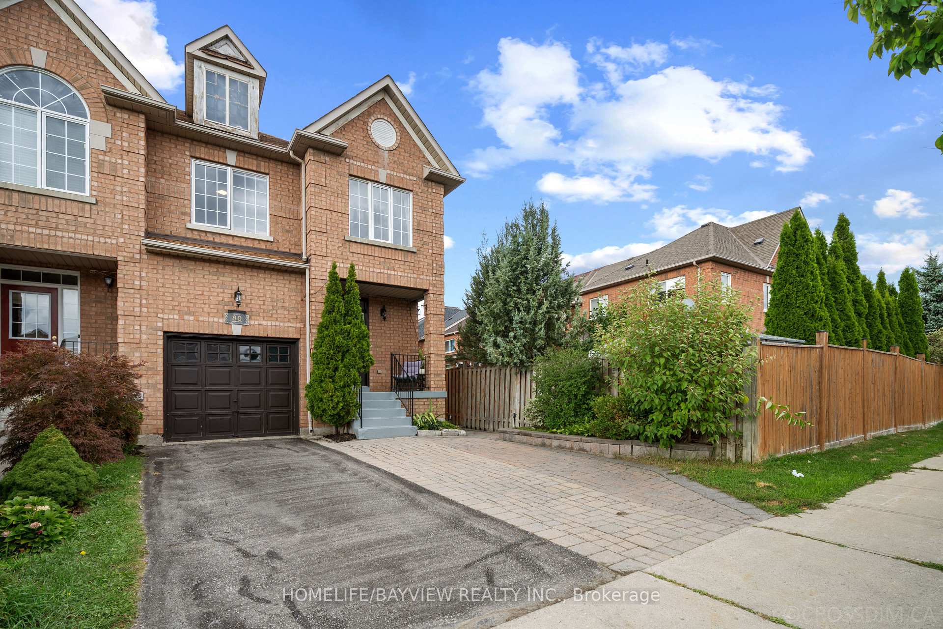 Photo 3 of 80 Haymer Drive, Vaughan, Maple — HOMEH