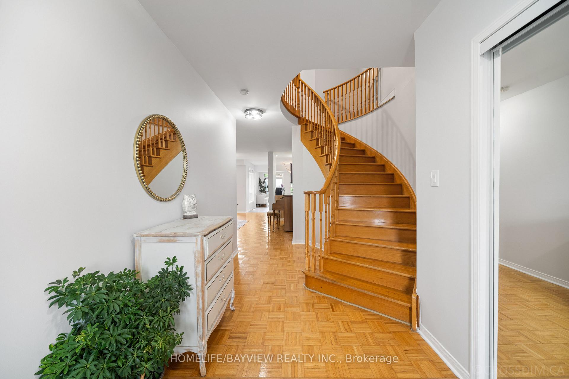 Photo 4 of 80 Haymer Drive, Vaughan, Maple — HOMEH