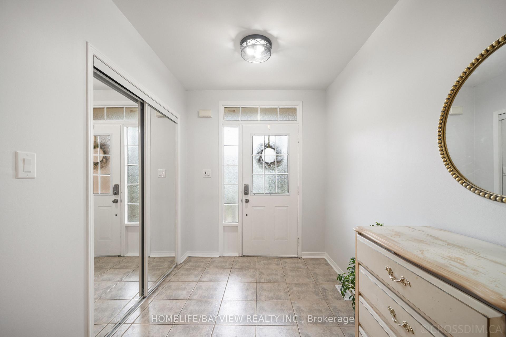 Photo 5 of 80 Haymer Drive, Vaughan, Maple — HOMEH