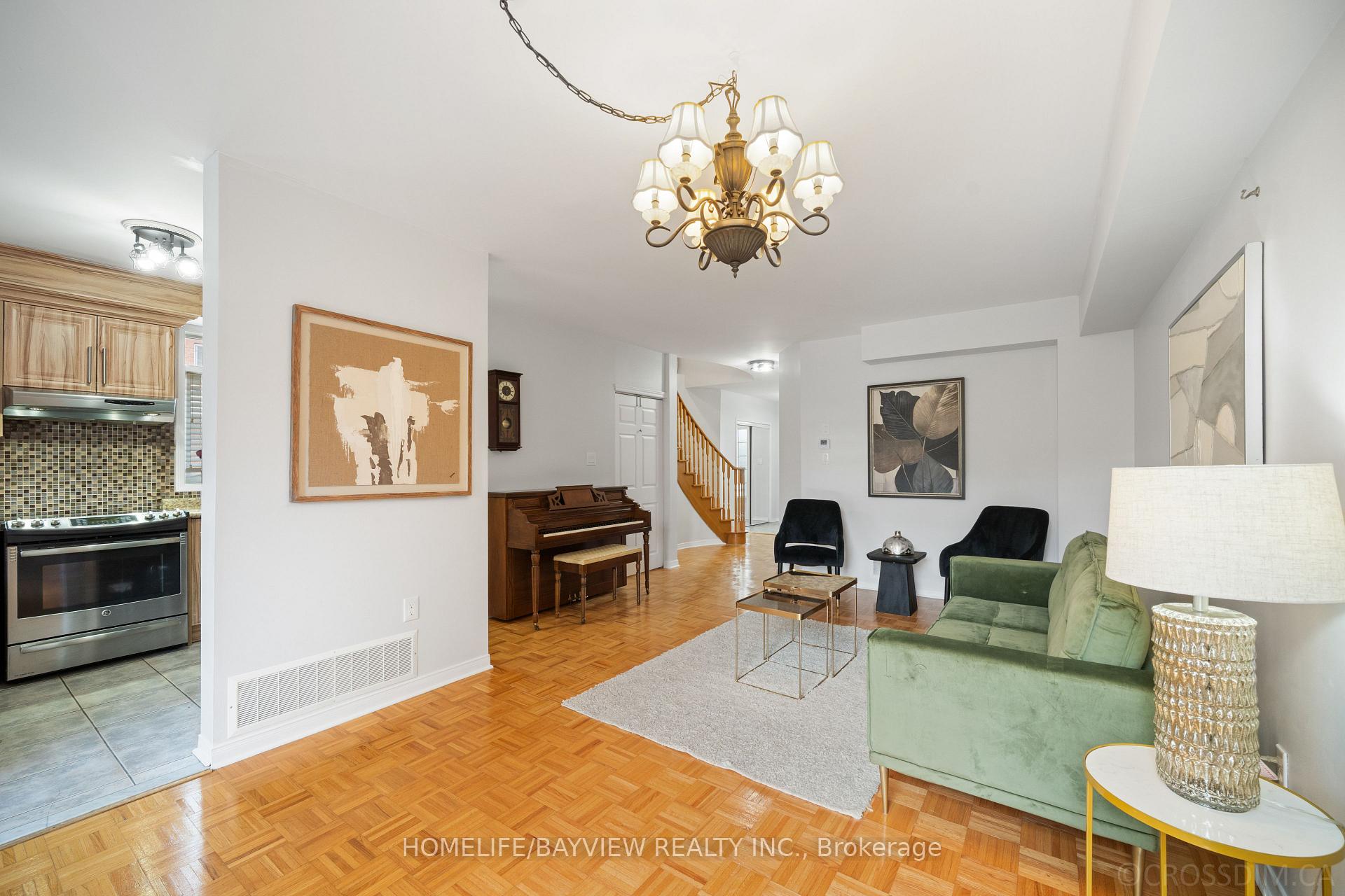 Photo 7 of 80 Haymer Drive, Vaughan, Maple — HOMEH