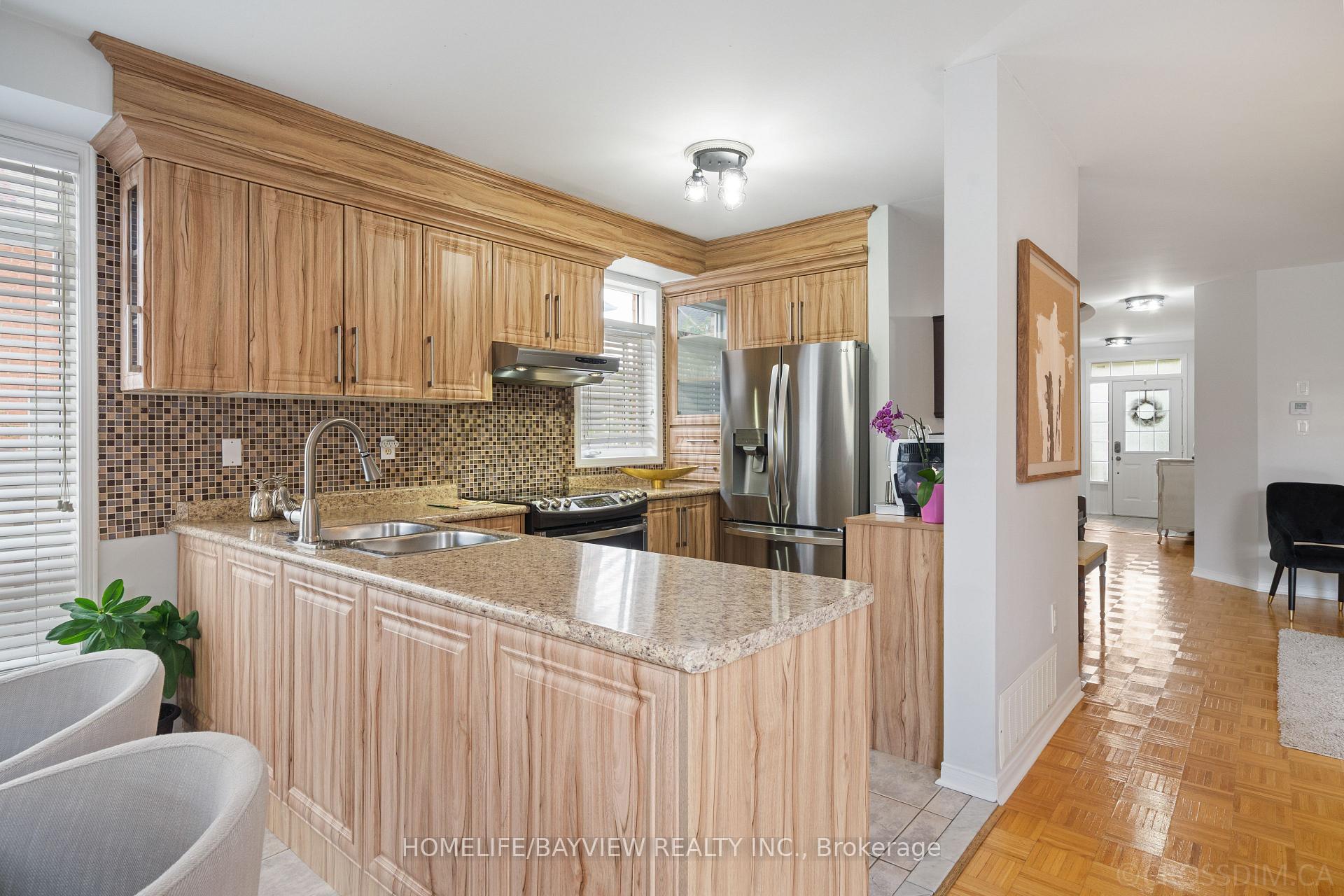 Photo 8 of 80 Haymer Drive, Vaughan, Maple — HOMEH