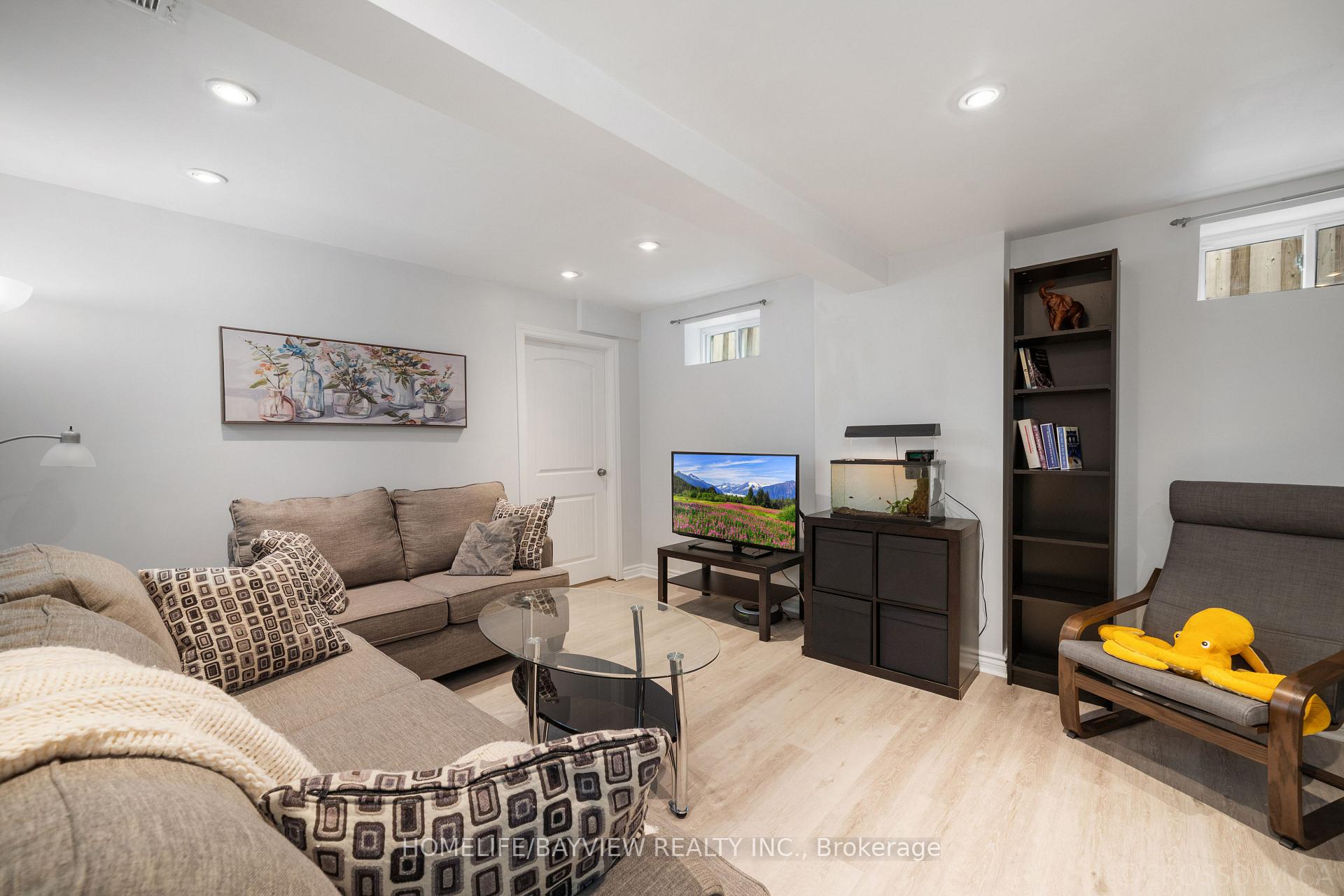 Photo 32 of 80 Haymer Drive, Vaughan, Maple — HOMEH
