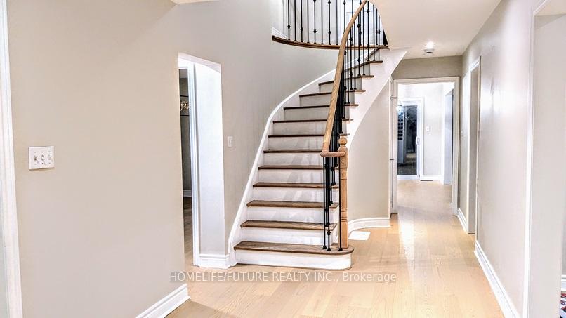 Photo 2 of Unit Main, 288 Drummond Drive, Vaughan, Maple — HOMEH
