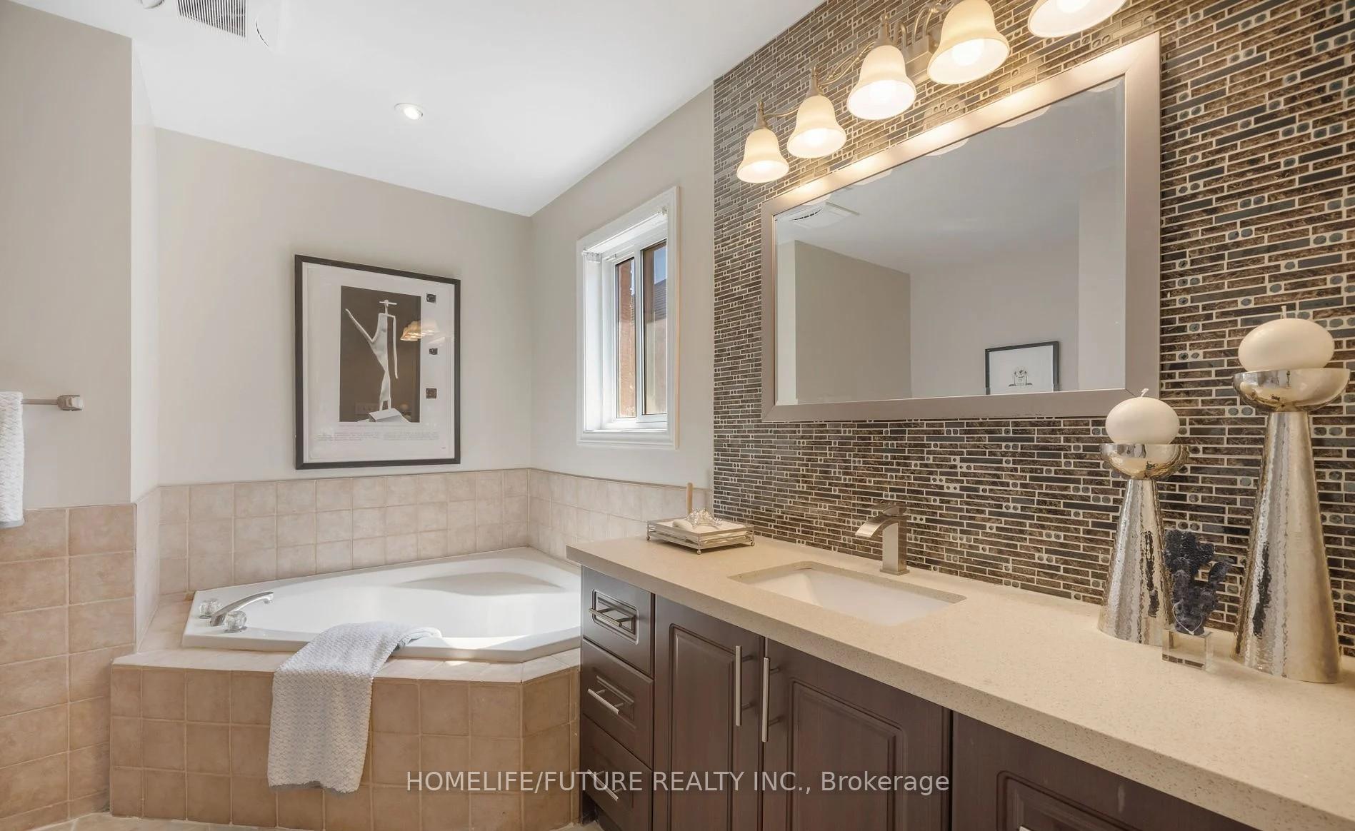Photo 8 of Unit Main, 288 Drummond Drive, Vaughan, Maple — HOMEH
