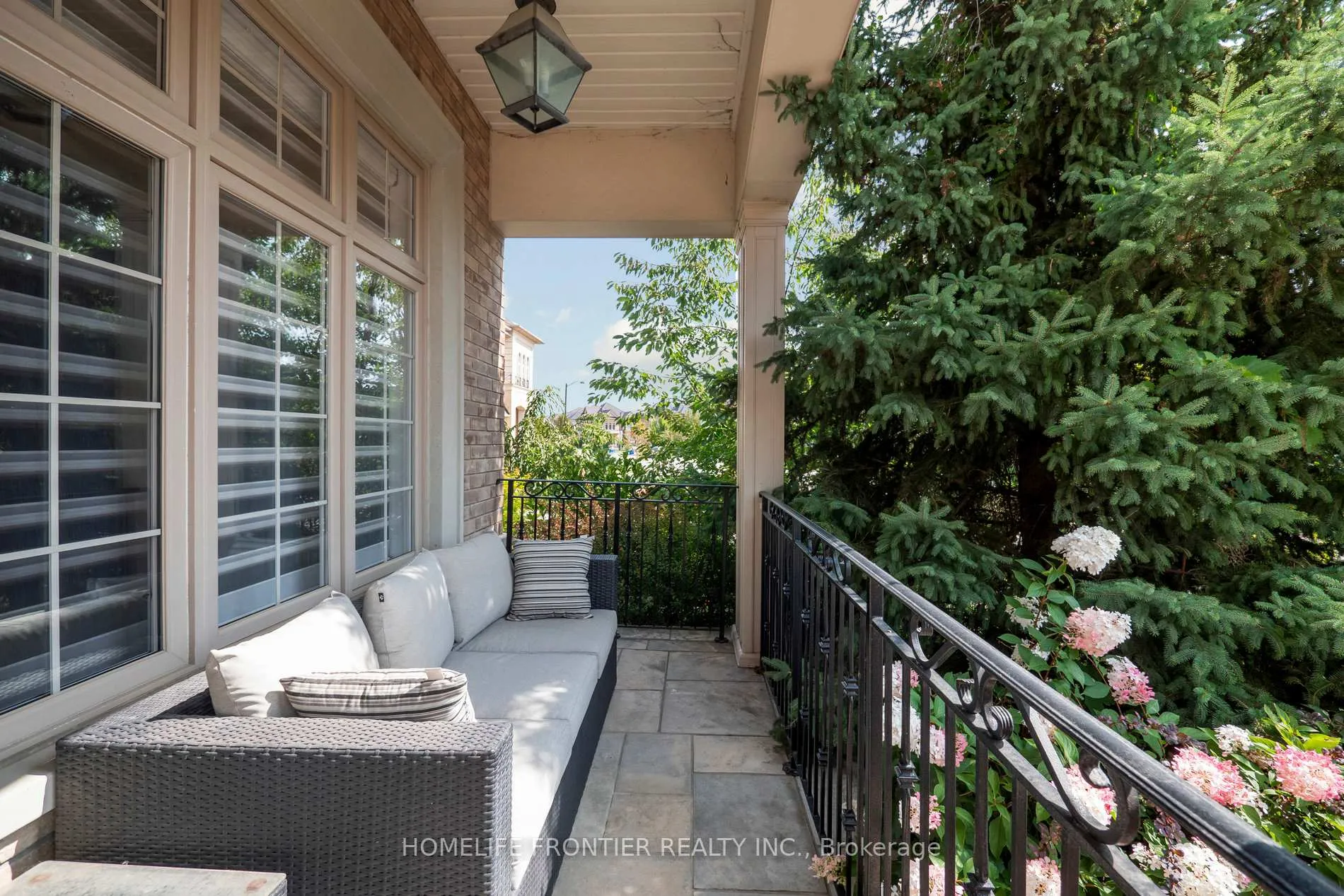 Photo 4 of 166 Stanton Avenue N, Vaughan, Vellore Village — HOMEH