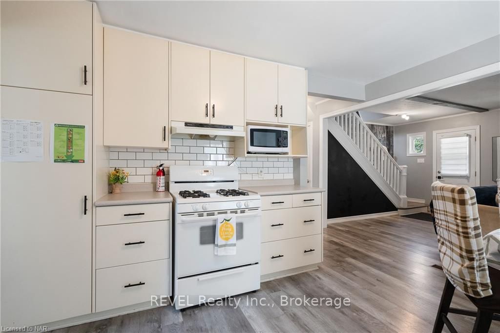 Photo 10 of 295 Wallace Avenue S, Welland, Lincoln/Crowland — HOMEH