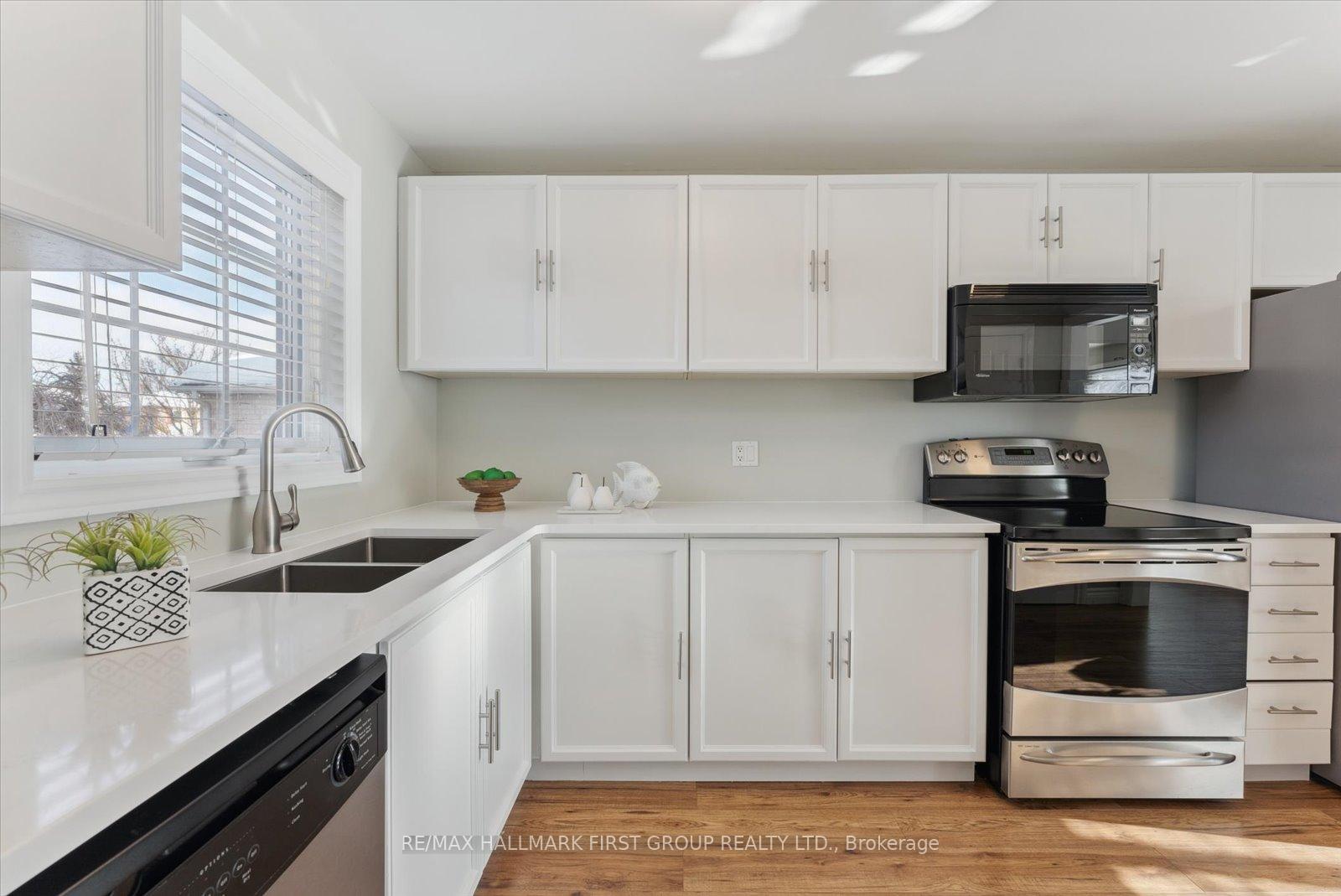 Photo 13 of 659 Sultana Square, Pickering, Amberlea — HOMEH