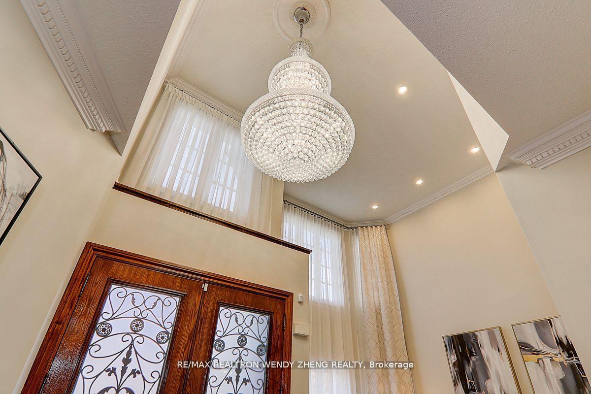 Photo 3 of 62 Black Walnut Crescent, Richmond Hill, Langstaff — HOMEH