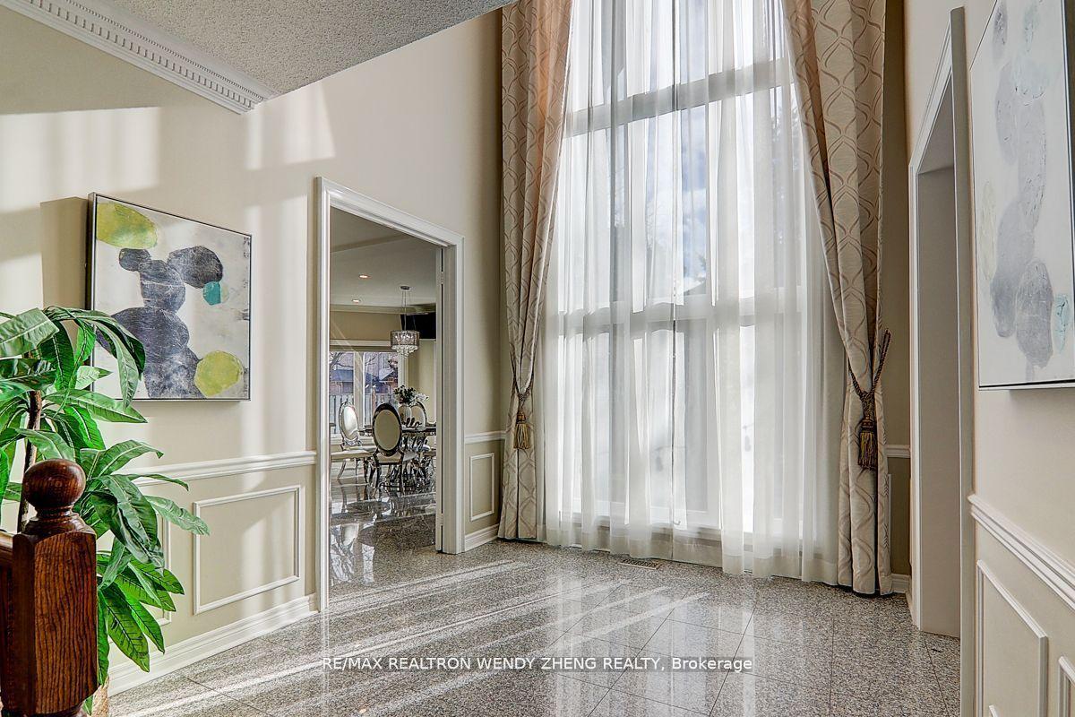 Photo 10 of 62 Black Walnut Crescent, Richmond Hill, Langstaff — HOMEH
