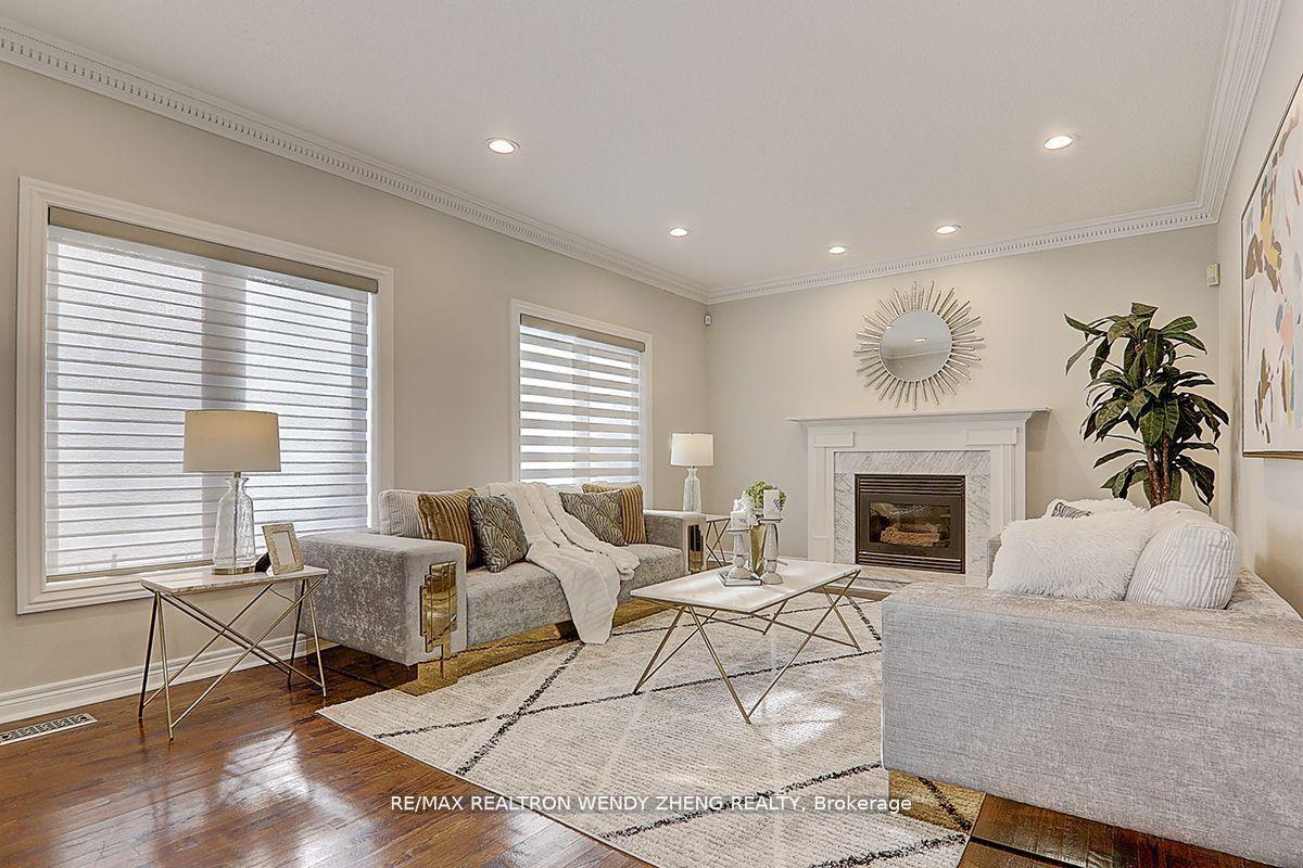 Photo 11 of 62 Black Walnut Crescent, Richmond Hill, Langstaff — HOMEH