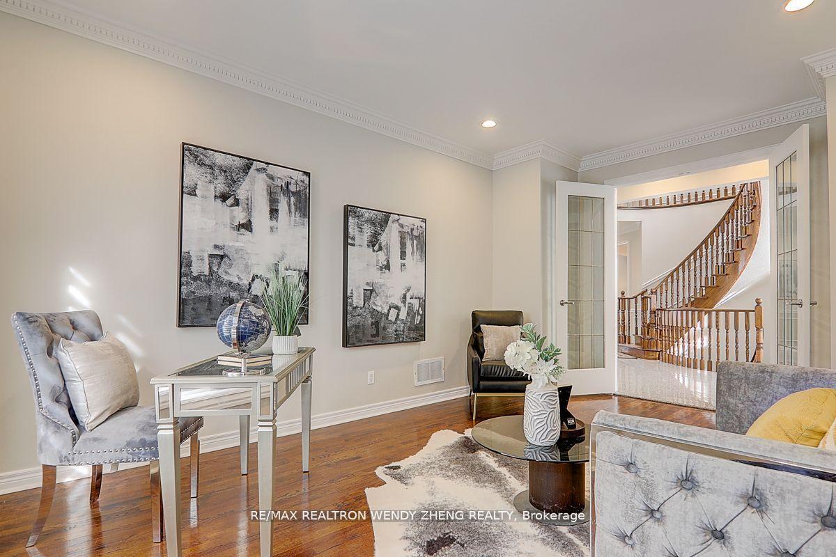 Photo 19 of 62 Black Walnut Crescent, Richmond Hill, Langstaff — HOMEH